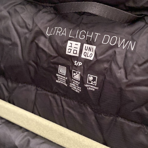 Uniglo Ultra Light Down Mock Neck Black Jacket Size S|P - Picture 8 of 13